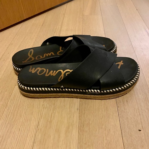 Sandals - Picture 2 of 3